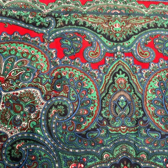 โค๏ธ Italian Paisley Scarf โ The Rack Collection - Picture 11 of 16